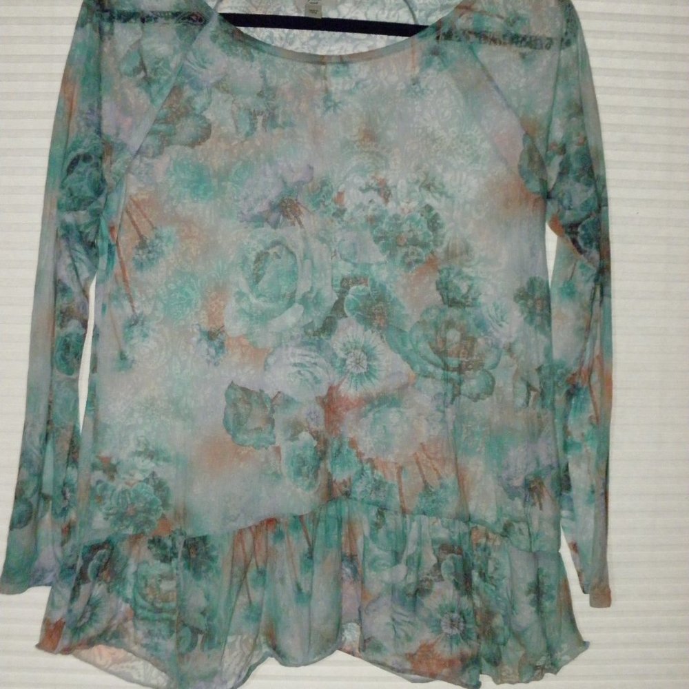 🎈 3 for $10.Semi sheer burnout design by Dylan.  Size small. In excellent cond.